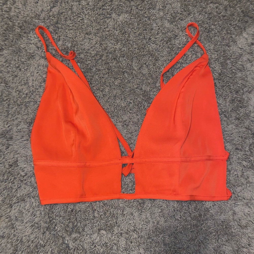 ORANGE TIED CROP TOP